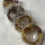 ACRYLIC RESIN CERAMIC NAPKIN RINGS (SET OF 4 - SANDSTONE BROWN)